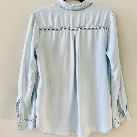 Anthropologie Cloth & Stone Chambray Button Down S - Picture 2 of 4